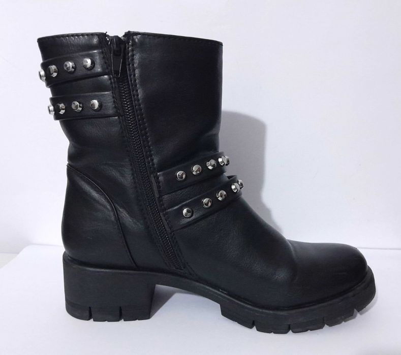 Botas / Botins biker pretas com tachas Graceland nº36