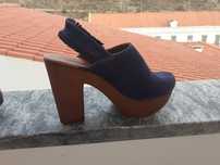 Sapatos novos azuis