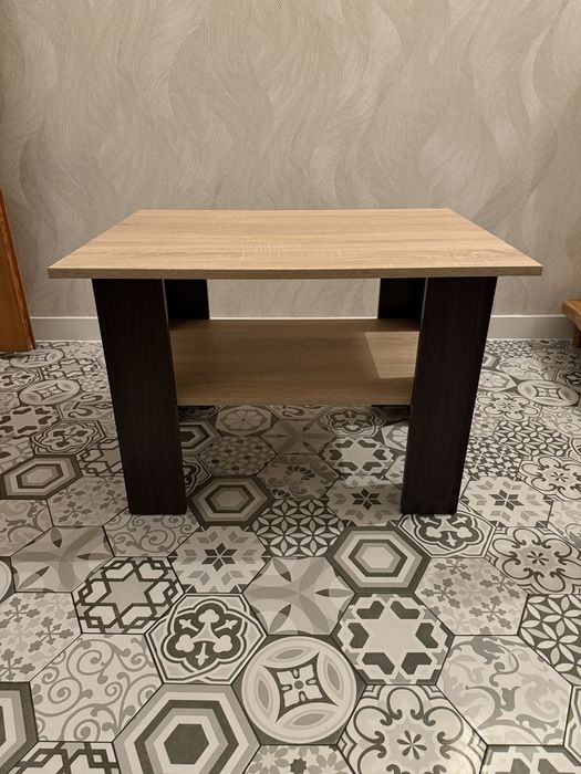 Stolik kawowy dwupoziomowy