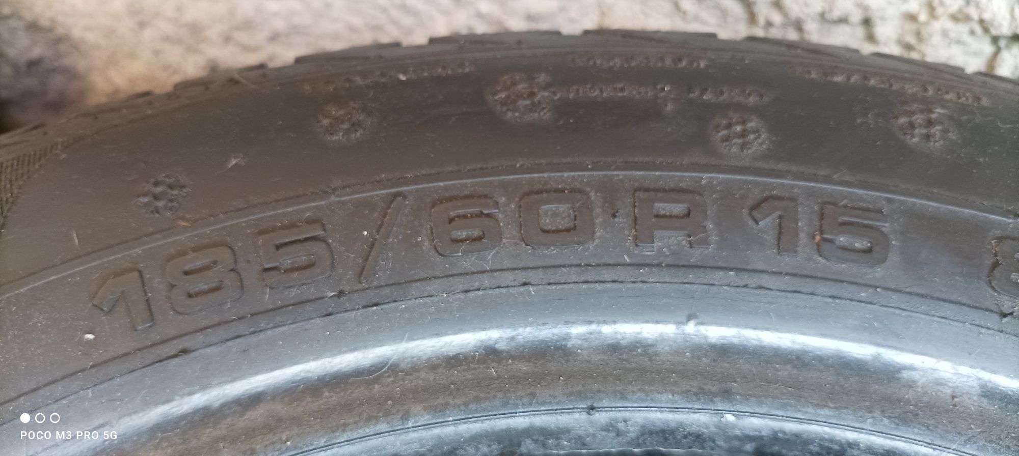 Продам скати зимні  185/60 R15