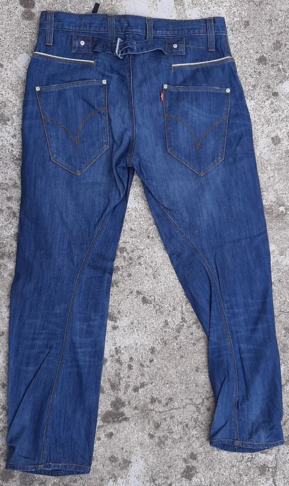 Calças ganga Levi's originais
Engineered jeans.
Muito pouco uso. Como