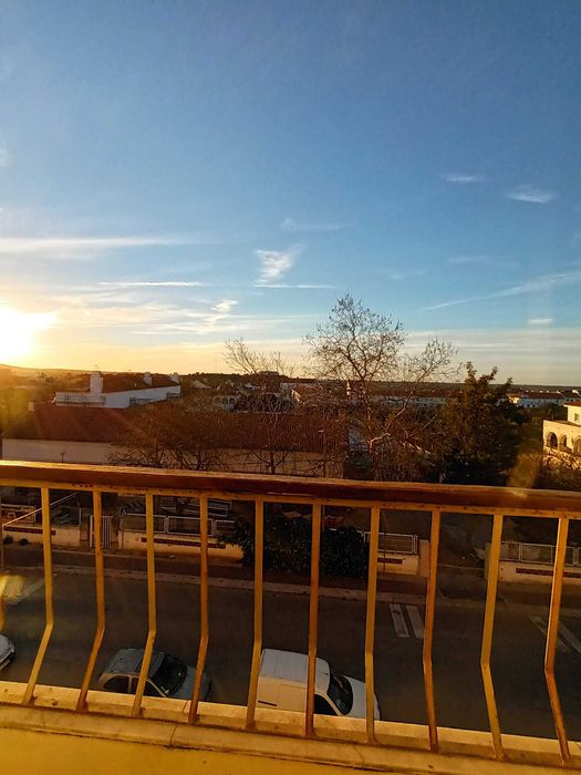 Arrenda-se Espaçoso Apartamento T3, Centro de Montemor-o-Novo