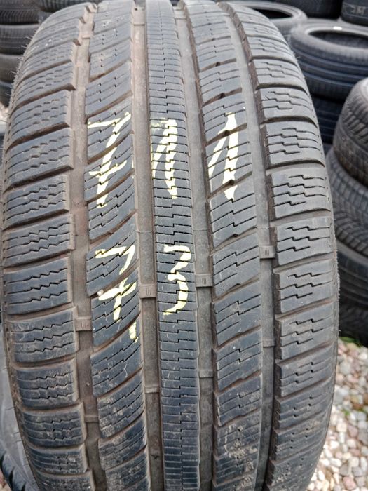 Opona używana 245/40R18 Ovation VI-782 AS 1szt.