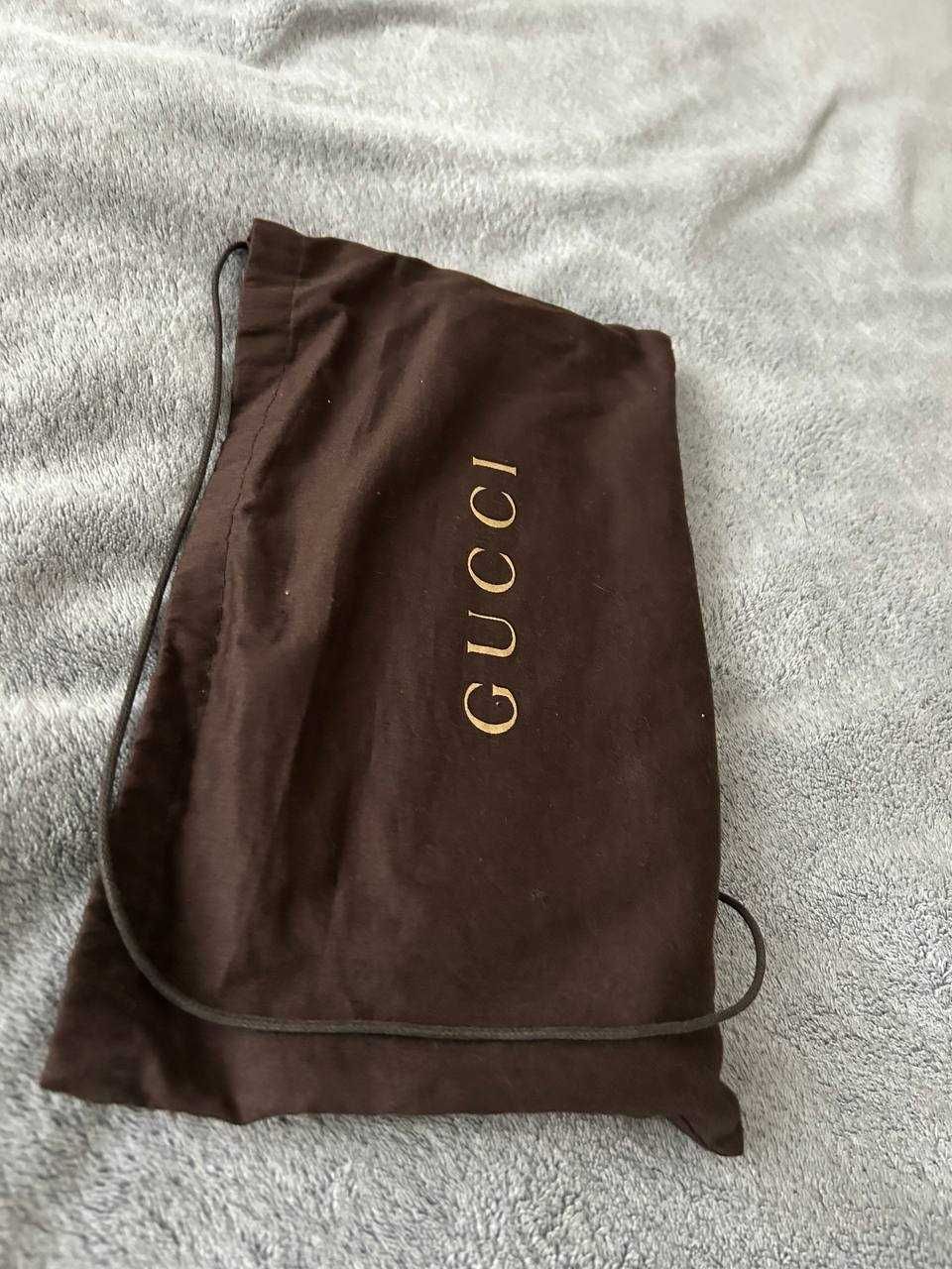 Продам лаковый клатч Gucci оригинал!