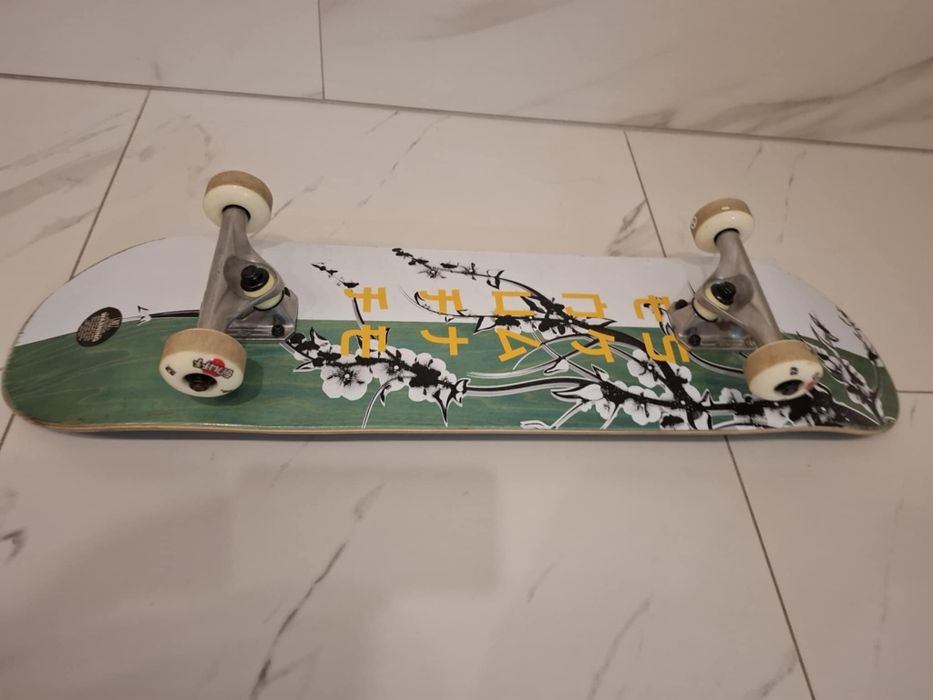 Deskorolka solidna Enuff Wiśnia biała 8"