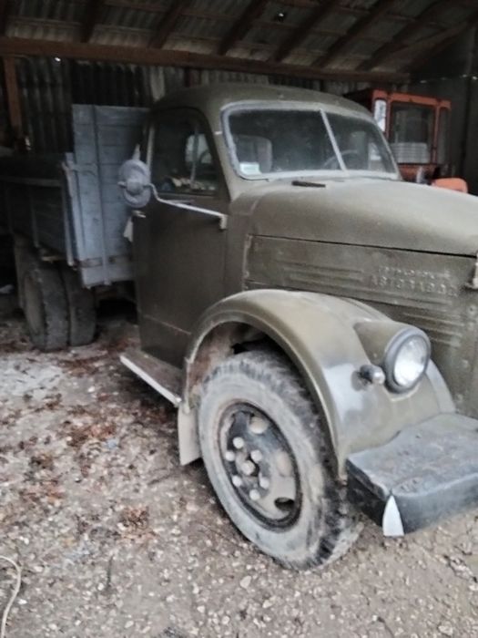 Газ 51 на ходу .