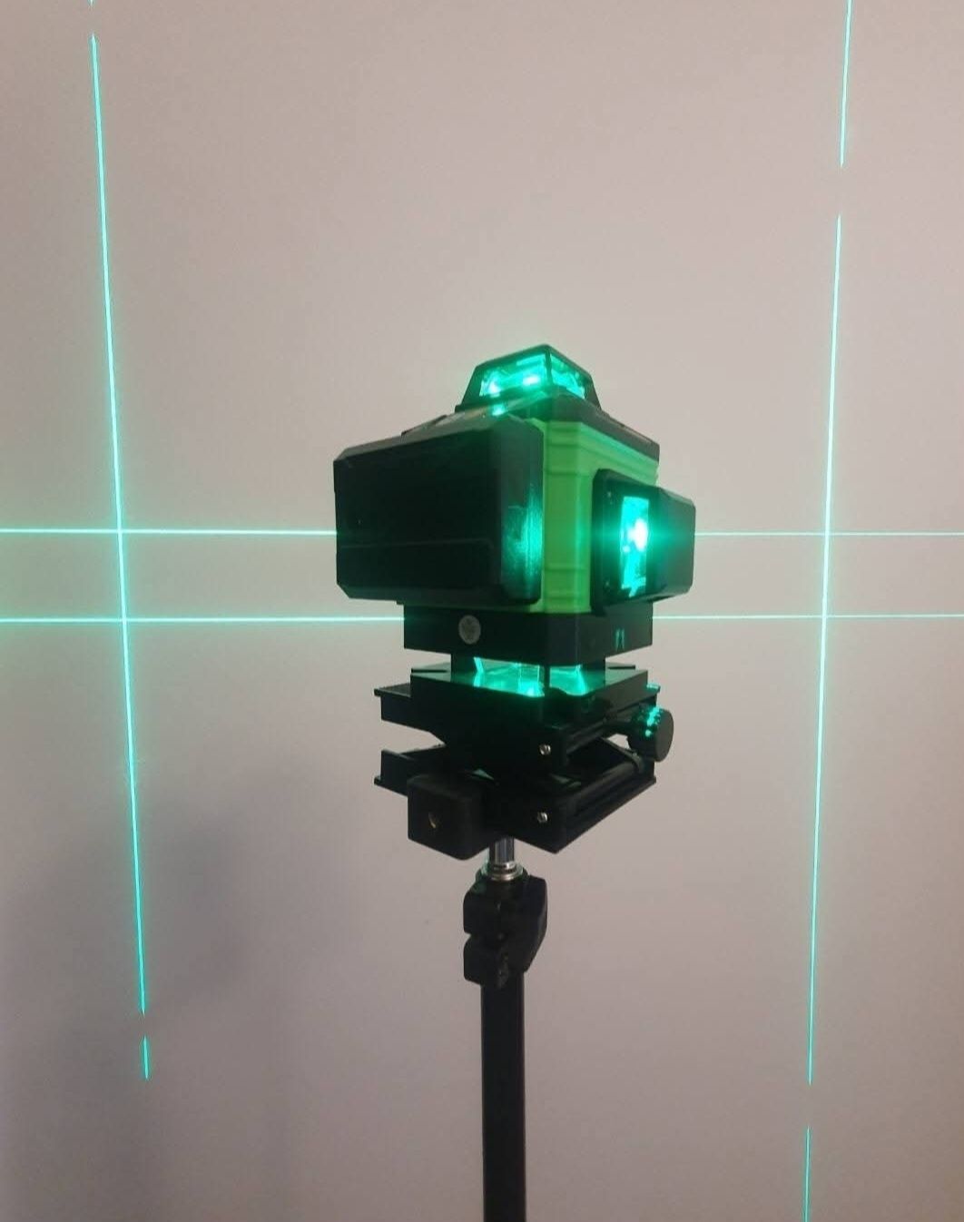 Novo Nível Laser 4D 16 Linhas 360º – Autonivelante com Tripé 2m