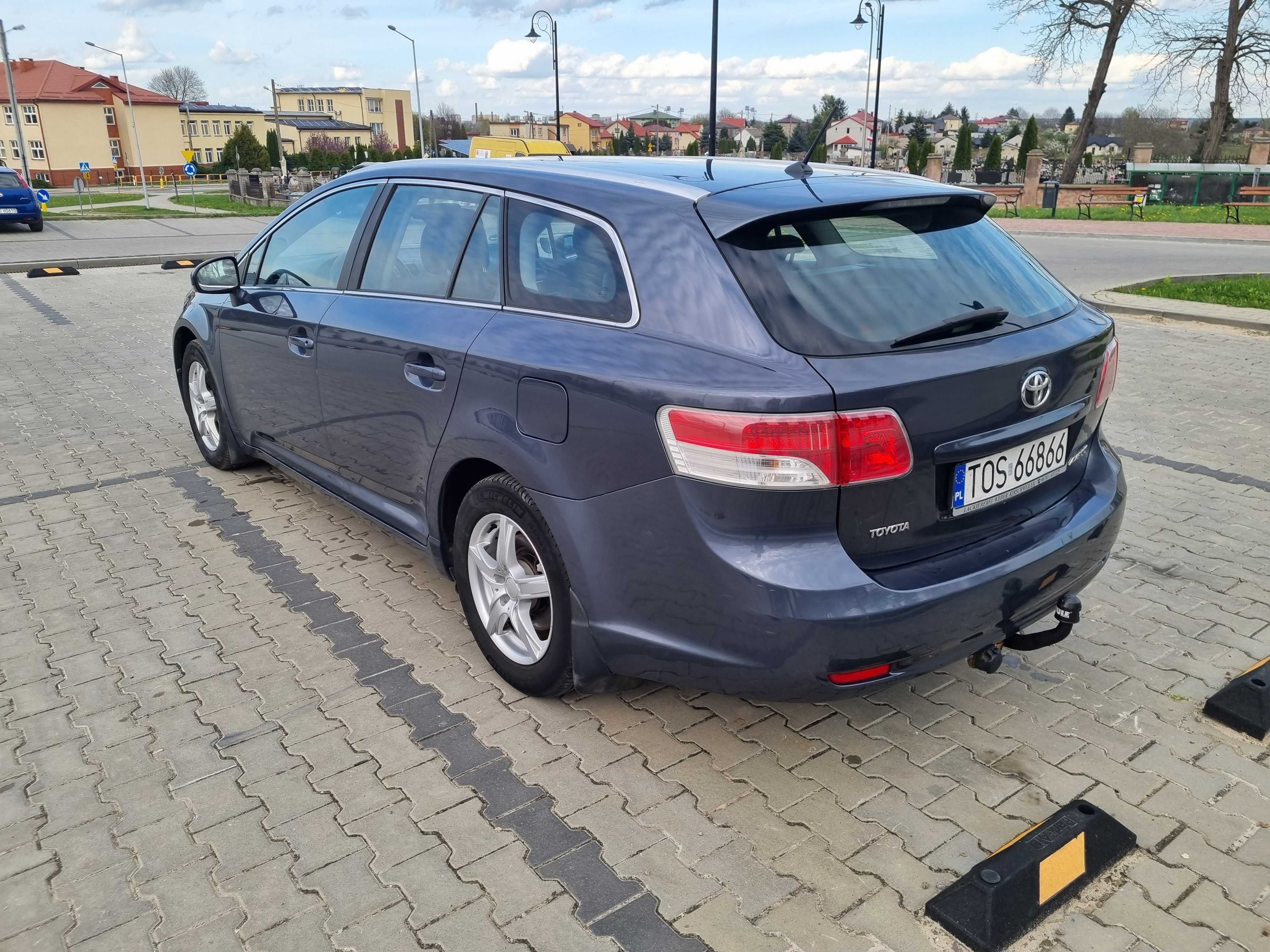 Sprzedam Toyota Avensis 1.8 Benzyna