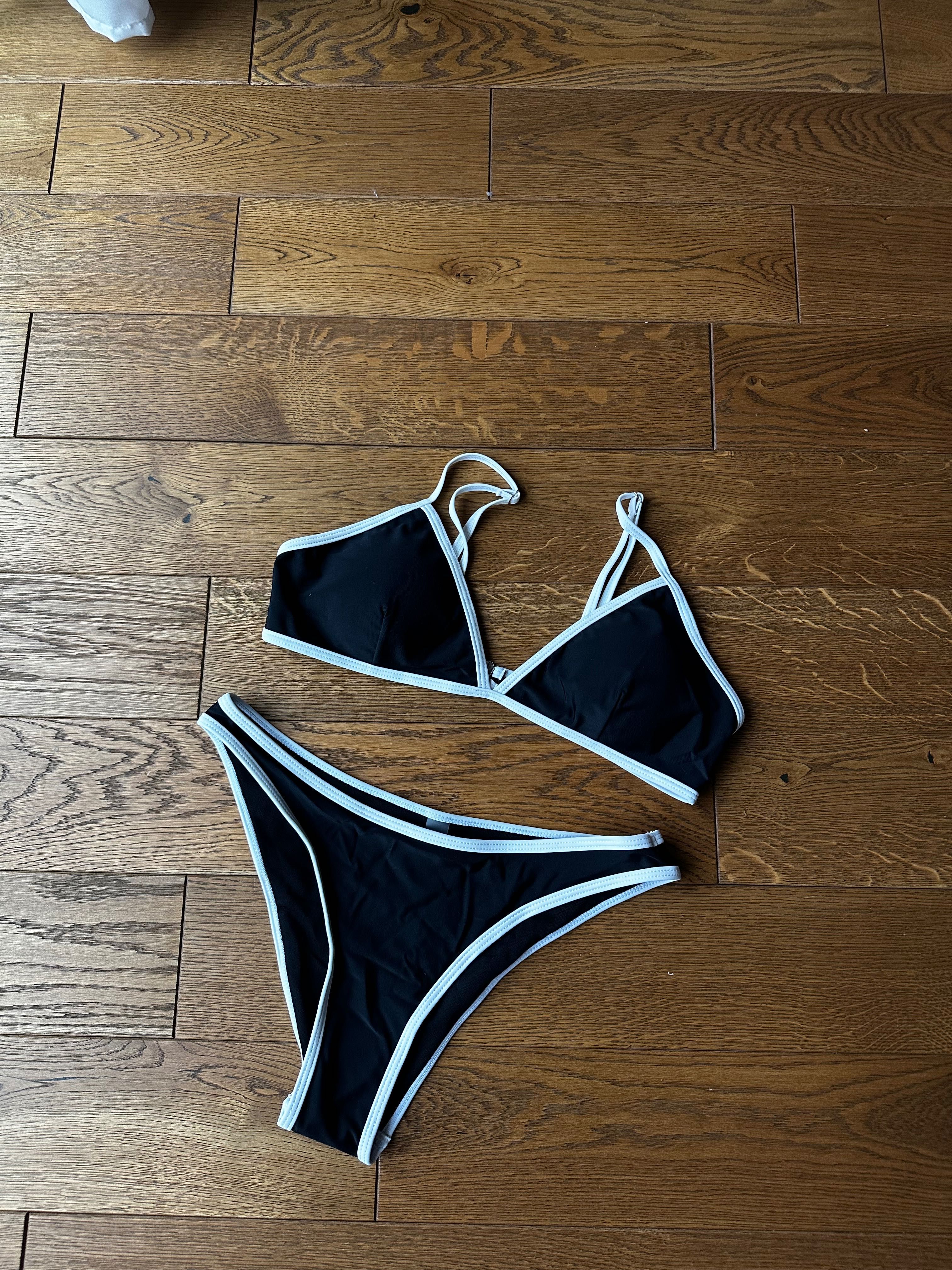 Bikini z białą lamówką