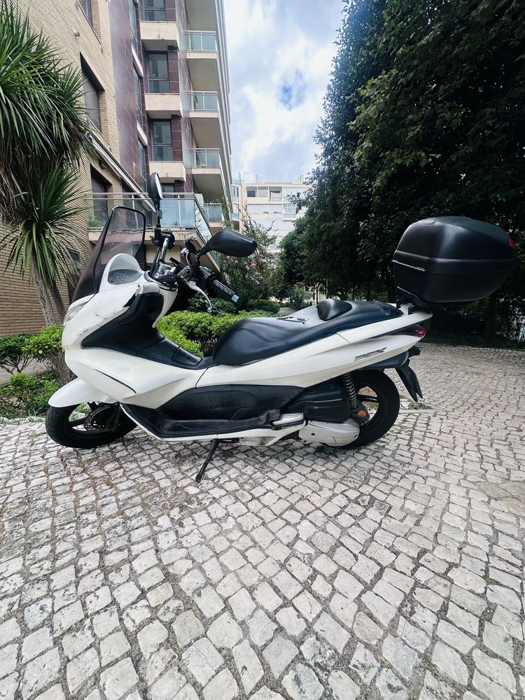 Honda PCX 2012.