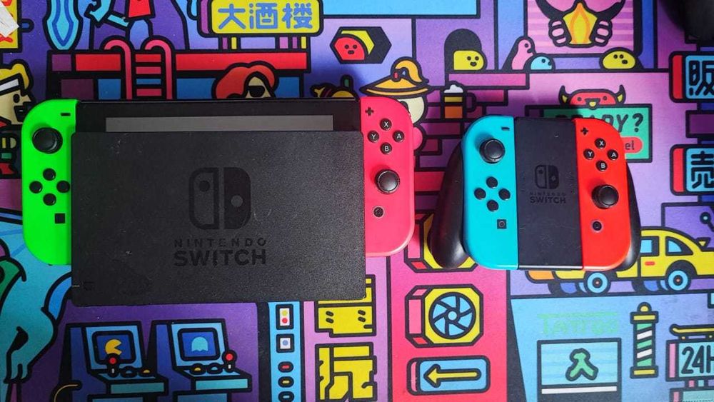 Nintendo Switch v1 + Joy Cons extras