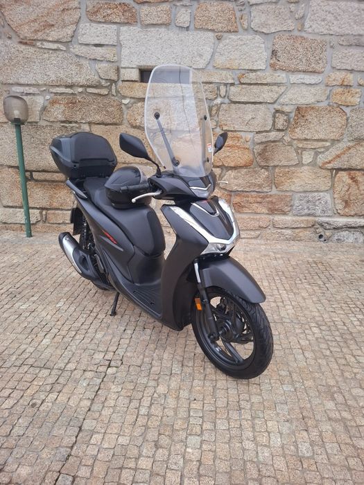 Honda SH 125 i de 2023  apenas  3900km