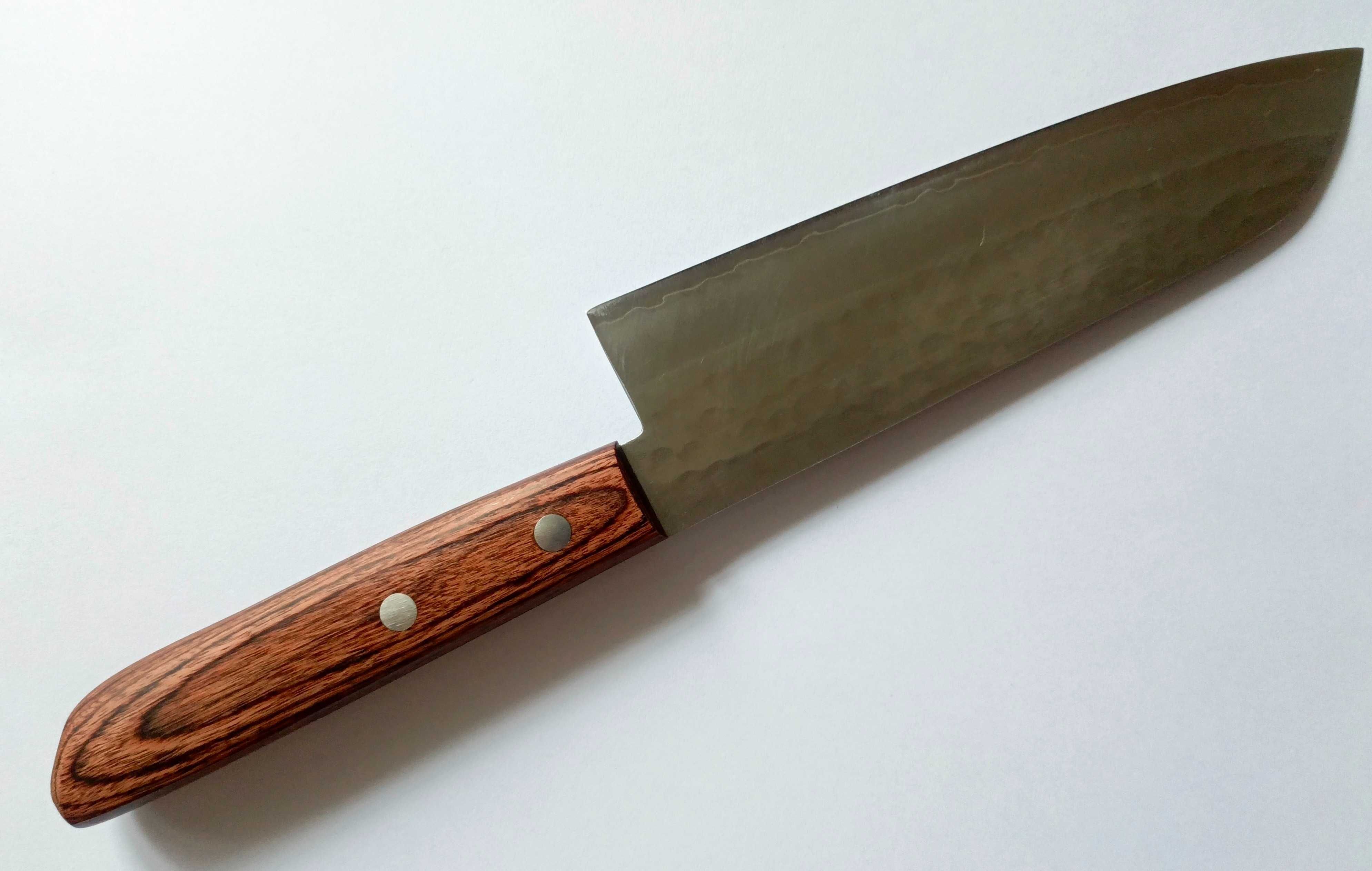 Японский кухонный нож Kunihira VG1 Hammered Santoku 170 mm.