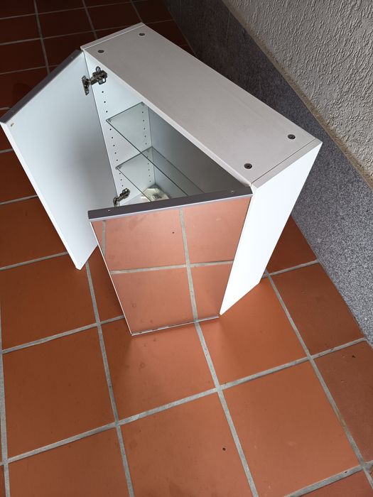 Armário de casa de banho