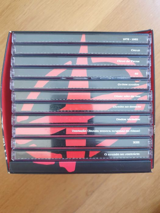 Cds e livro Xutos e Pontapés