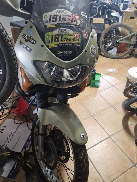 Mota Honda Transalp 650, com apenas 45.000km