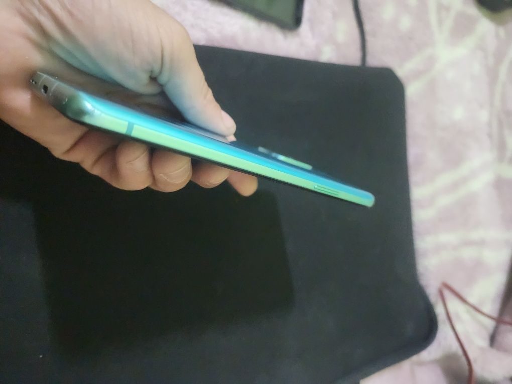 Смартфон OnePlus 8t