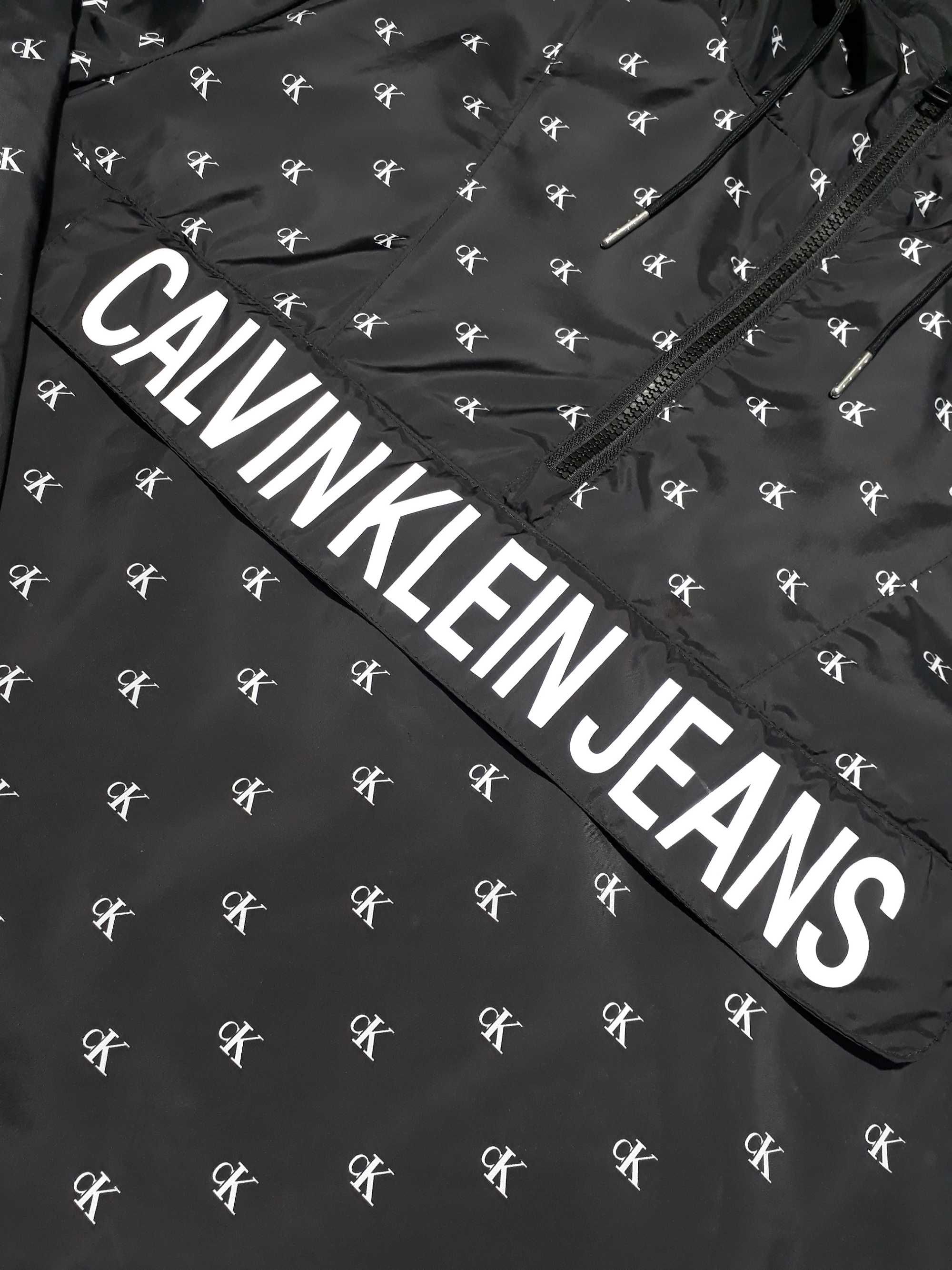 Монограмна вітровка Calvin Klein анорак розмір L-XL