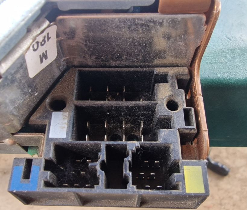 Продам автомагнитолу рено кенго штатная