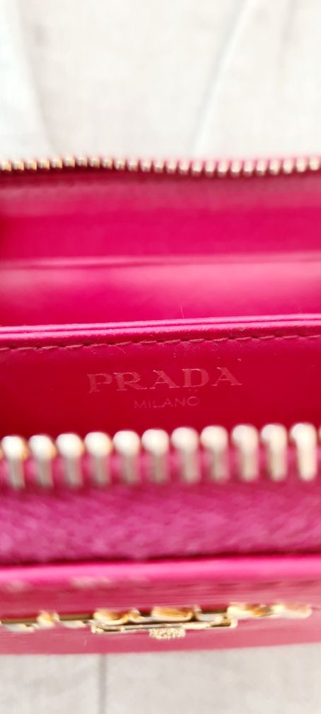 Prada mały portfel