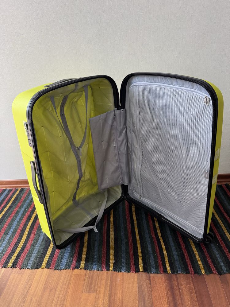 Продається валіза Delsey Paris 123L в чудовому стані