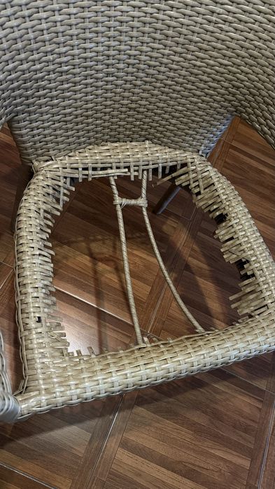 Плетене крісло під ремонт