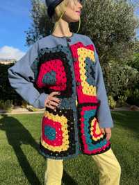Sweater Jacket with multi-colored knitted squares Casaco suéter