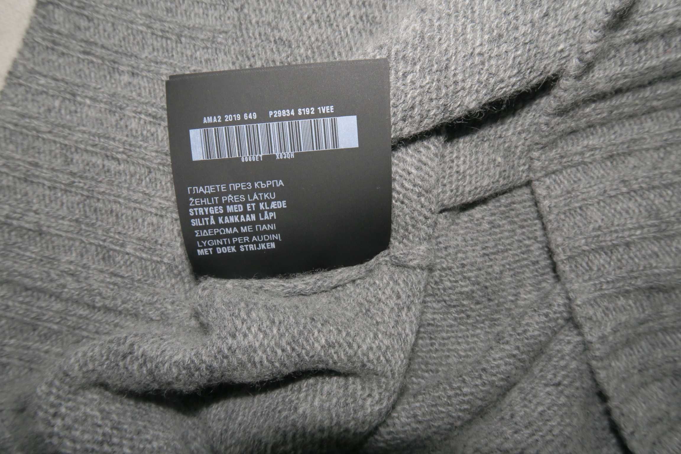 Prada kaszmirowo wełniany oryginalny sweterek z szalem XL