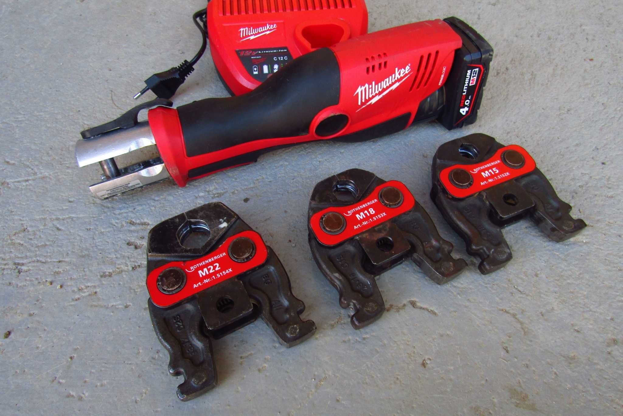 Zaciskarka prasa akumulatorowa do rur Milwaukee M12 HPT