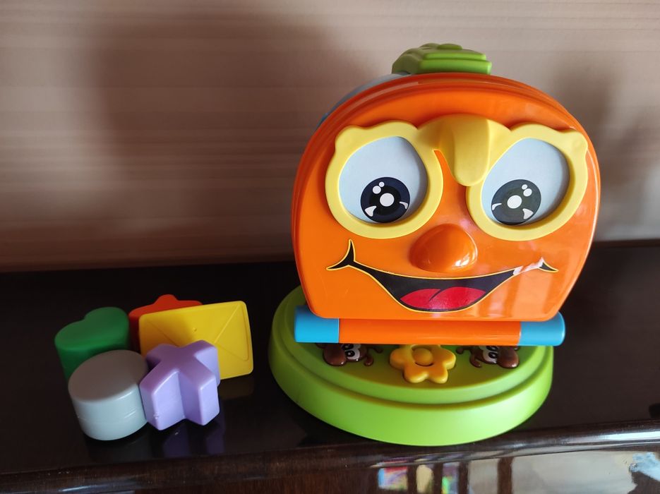 Sorter grający ze zwierzątkami . Skrzynka na listy. Bardzo fajna zabaw