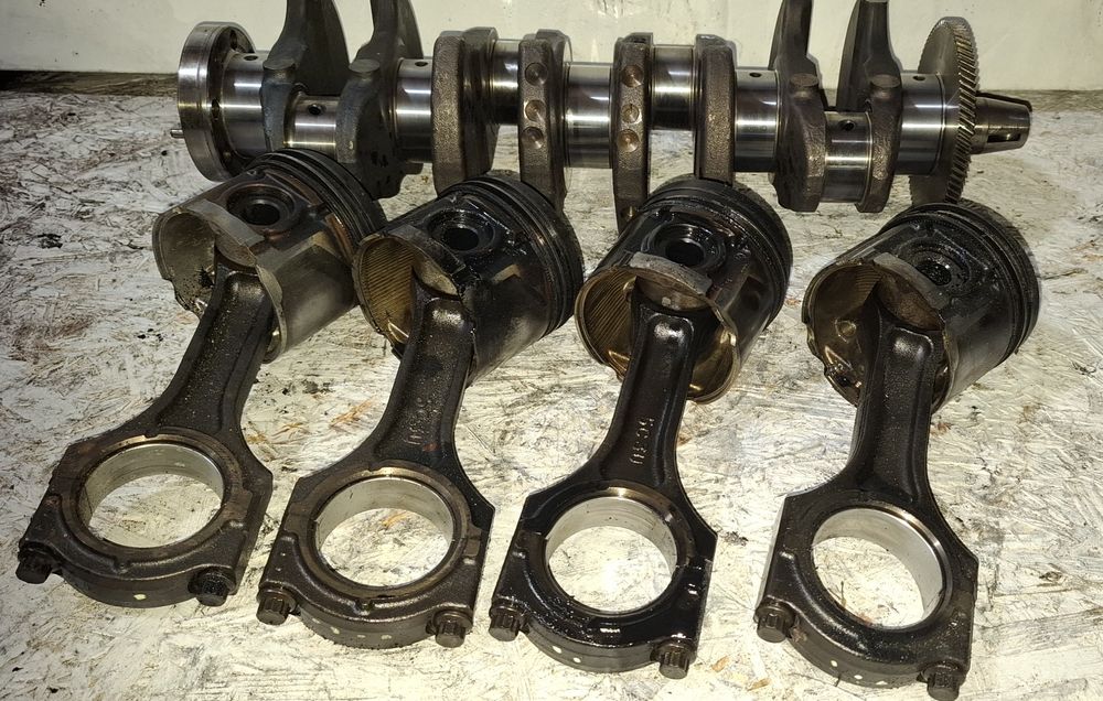 Блок циліндрів поршня шатуни коленвал 2.0 RF7J Mazda 6 5 3