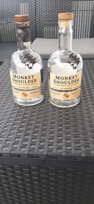 Butelki po whisky Monkey Shoulder