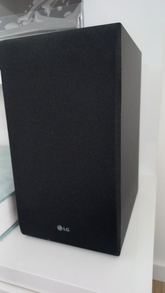 Soundbar LG com subwoofer novo