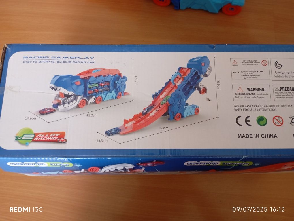 Pista devora carros dinossauro