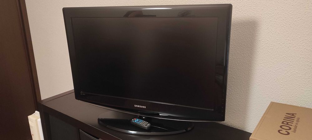 TV Samsung com 31,5 polegadas de ecrã