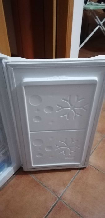 Arca frigorifica vertical (pequena)