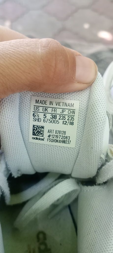 Кросівки adidas оригінал 38 розмір