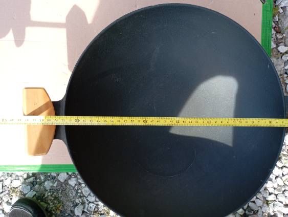 Kuta patelnia / wok żeliwny z pokrywką 35 i 42 cm
