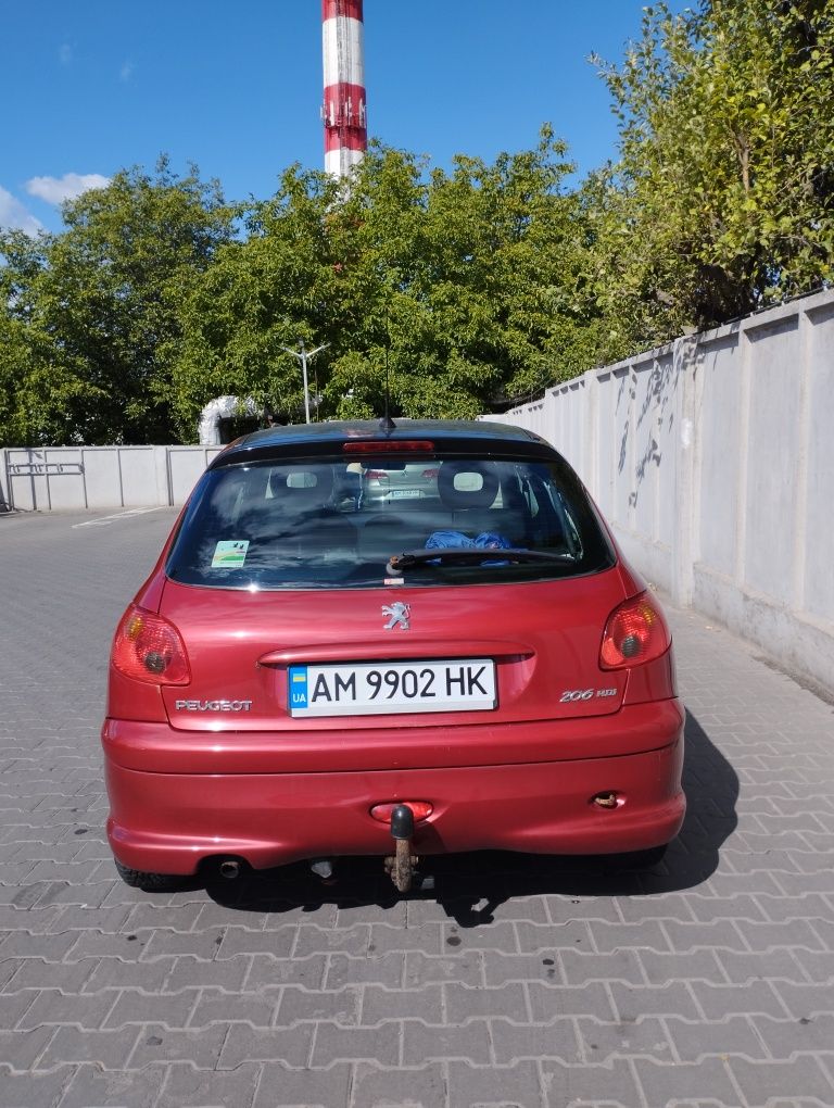 Автомобіль Peugeot 206