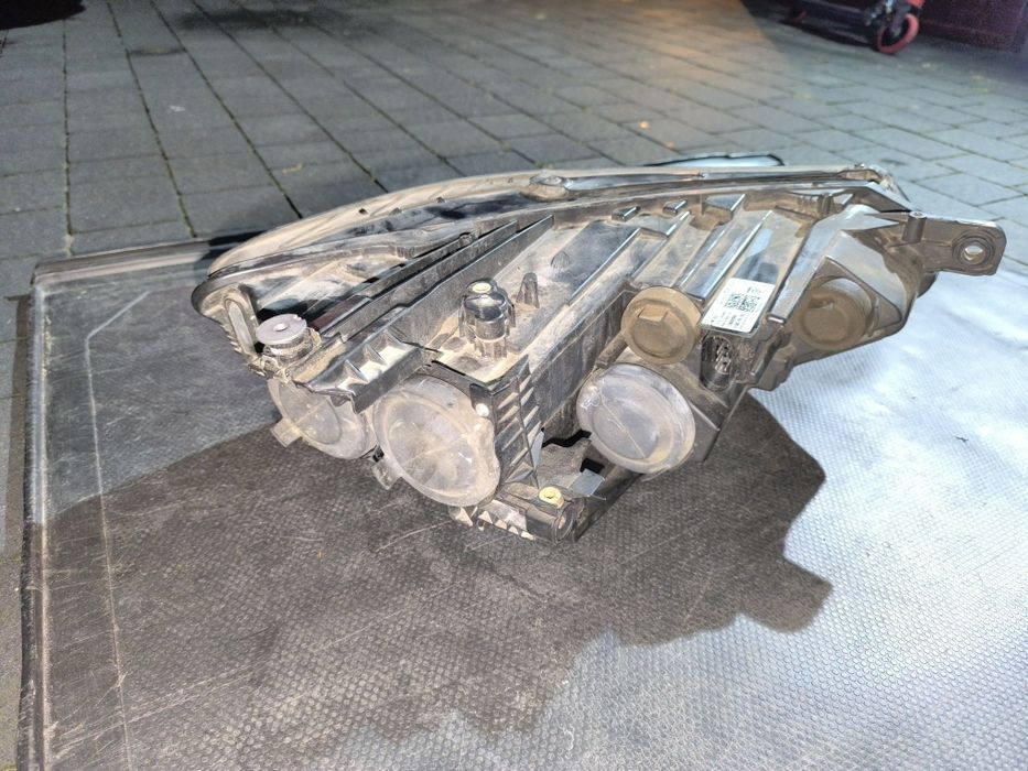 Lampa Przód lewa, VW Passat Kombi  B8