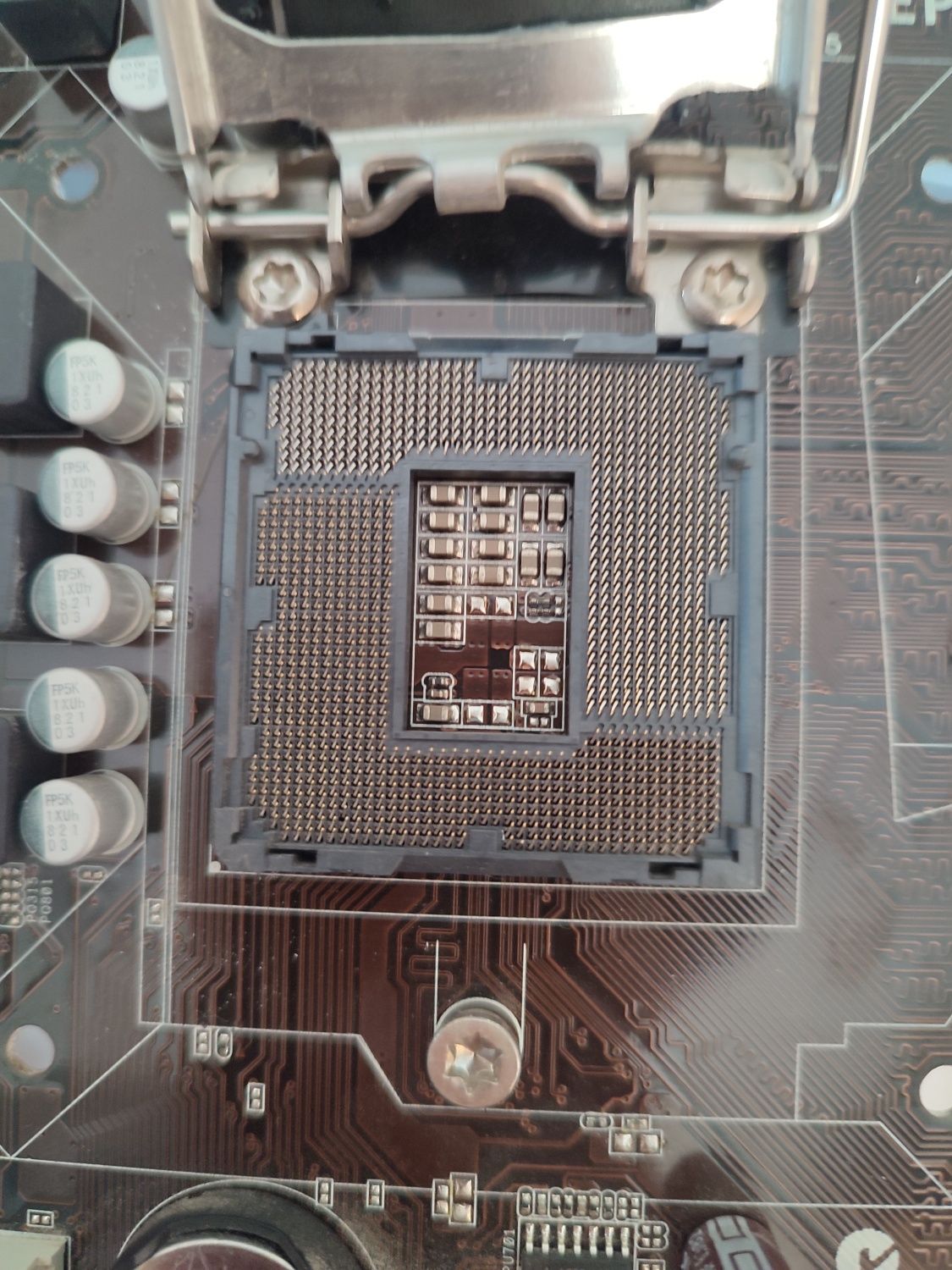 Продам материнскую плату 1151 socket asus p8h61 mlx r2.0