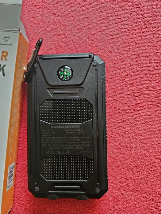 Power bank 10000mAh z solarem,  latarką i kompanem