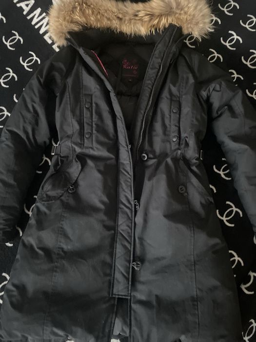 Пуховик женский с натуральным мехом