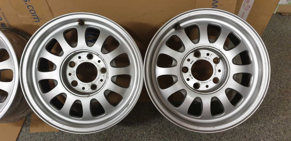 felgi aluminiowe BMW 5 BMW 3 BMW 7 7J 15 ET20 5x120 74mm komplet