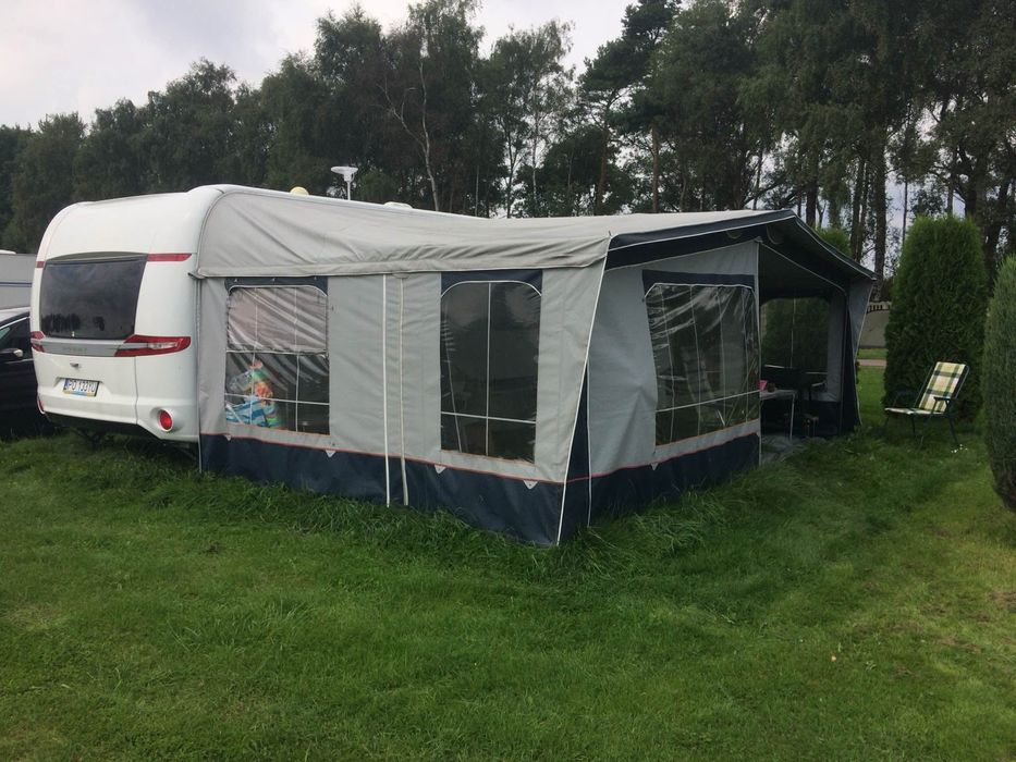 Przyczepa kempingowa Hobby Premium 560 UL mover przedsionek