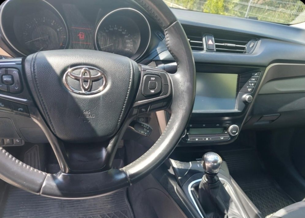 Toyota Avensis T27