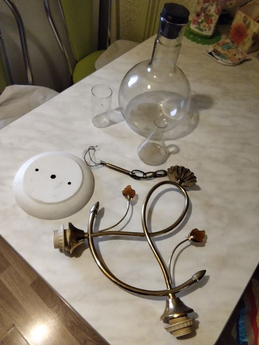 Стеклянные изделия - люстра( без плафона), колба.