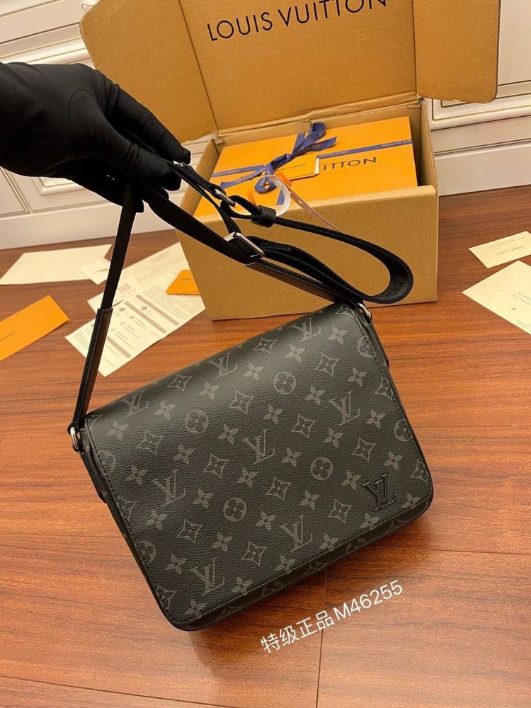 Сумка Louis Vuitton District
