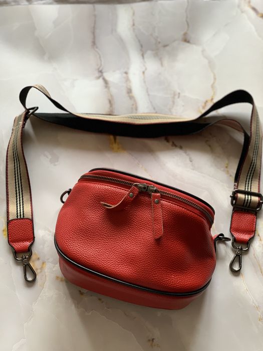 Кожаная красная бананка