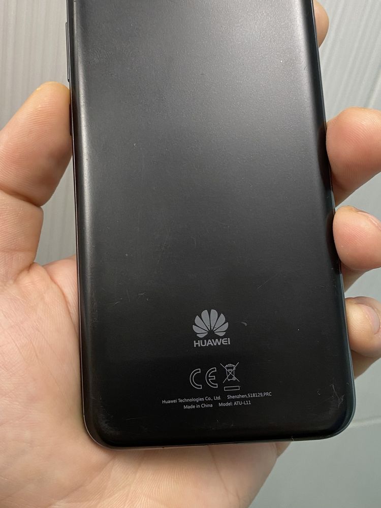 Huawei Y6 2018 (ATU-L11) рабочий , битый экран